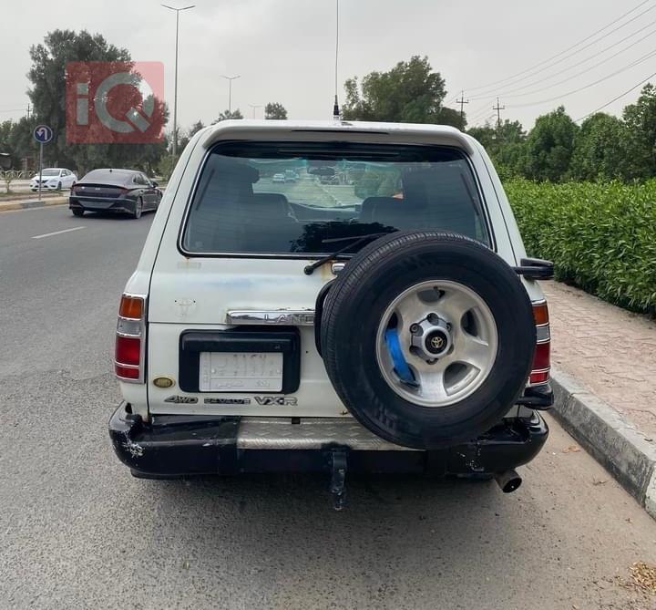 تۆیۆتا لاند کروزەر